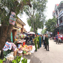 XÃ VĨNH HƯNG TIẾP TỤC RA QUÂN GIẢI TOẢ HÀNH LANG AN TOÀN GIAO THÔNG TẠI CHỢ TÂN TIẾN (XÃ TÂN TIẾN CŨ) DỊP GIÁP TẾT BÍNH NGỌ 2026