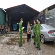 UBND xã Vĩnh Hưng triển khai ký cam kết tới từng hộ thực hiện đảm bảo trật tự an toàn giao thông và tổ chức chợ hoa xuân Bính Ngọ 2026